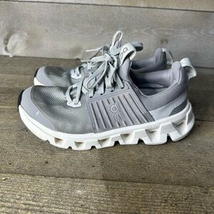 On Cloud Swift Running Gray White Sneaker Shoes Youth Size 4 Alloy Glacier Kids
